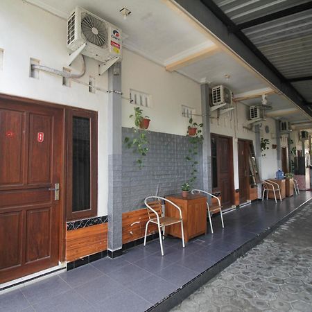 Super Oyo Capital O 2258 Santana Syariah Guest House Kartosuro Экстерьер фото