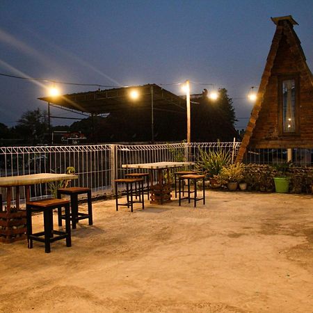 Super Oyo Capital O 2258 Santana Syariah Guest House Kartosuro Экстерьер фото