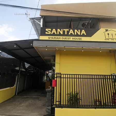 Super Oyo Capital O 2258 Santana Syariah Guest House Kartosuro Экстерьер фото