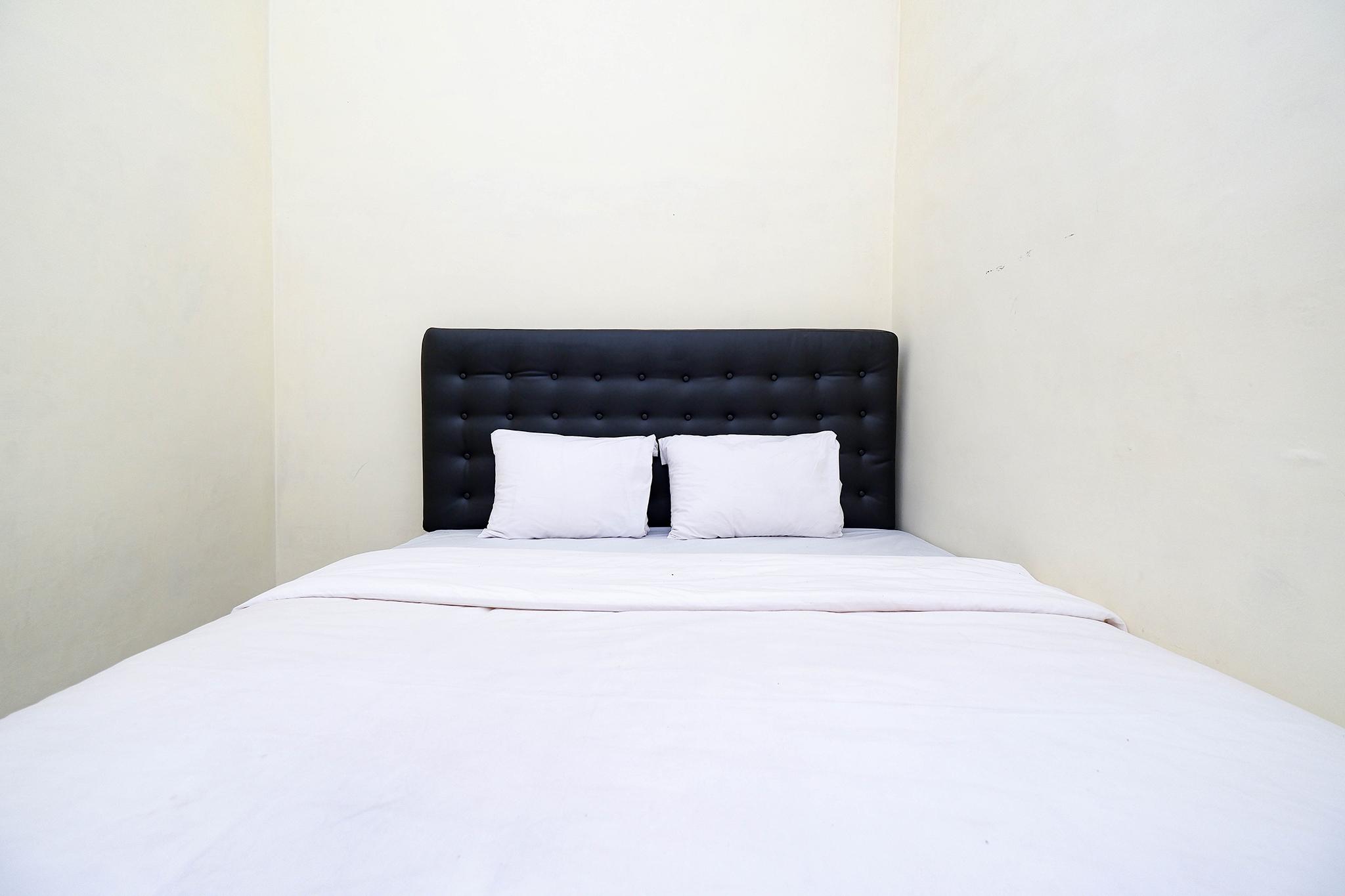 Super Oyo Capital O 2258 Santana Syariah Guest House Kartosuro Экстерьер фото