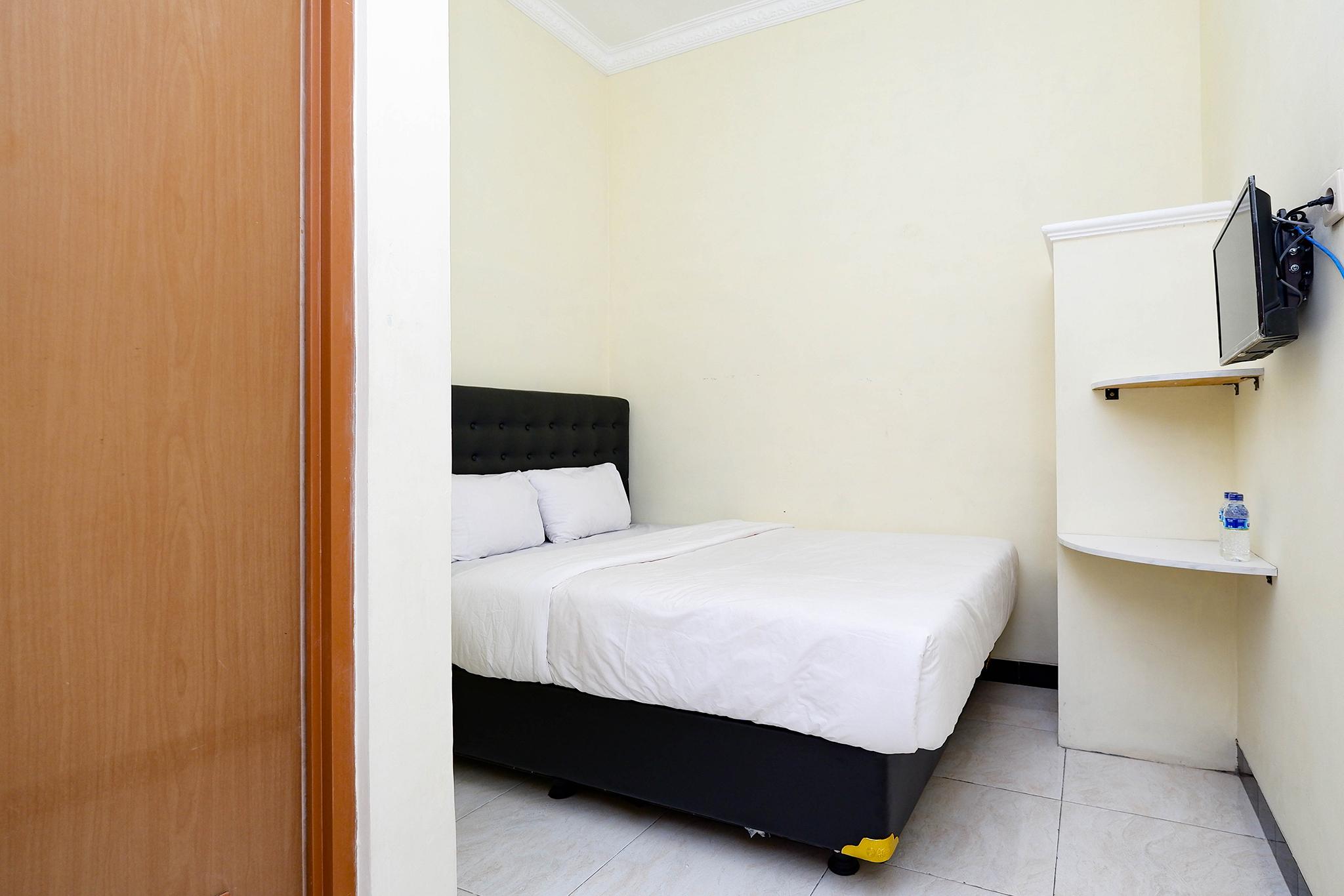 Super Oyo Capital O 2258 Santana Syariah Guest House Kartosuro Экстерьер фото