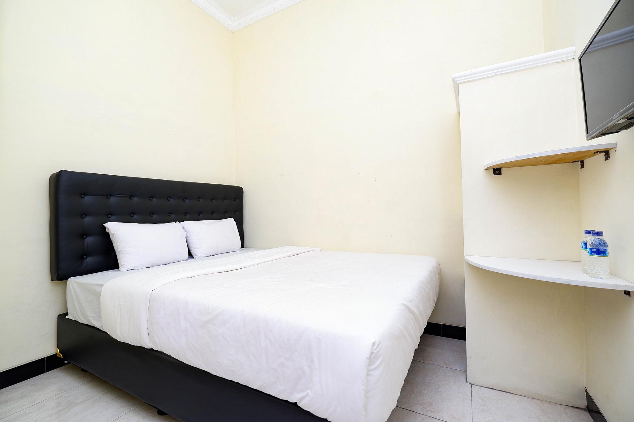 Super Oyo Capital O 2258 Santana Syariah Guest House Kartosuro Экстерьер фото