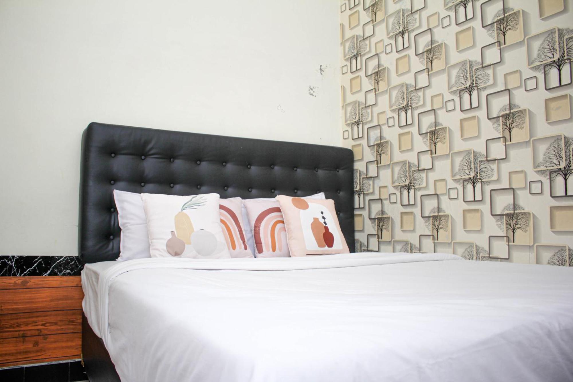 Super Oyo Capital O 2258 Santana Syariah Guest House Kartosuro Экстерьер фото