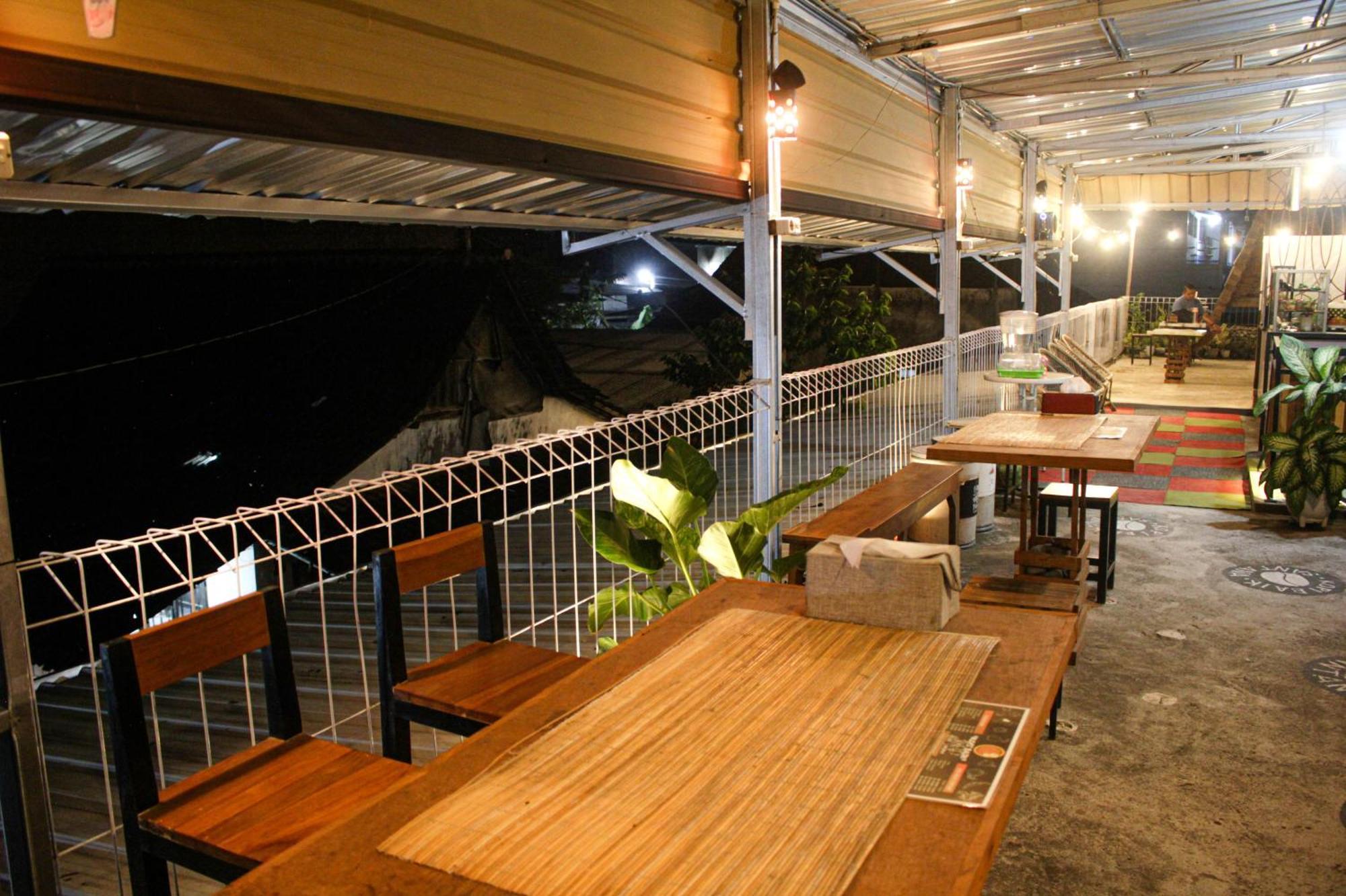 Super Oyo Capital O 2258 Santana Syariah Guest House Kartosuro Экстерьер фото