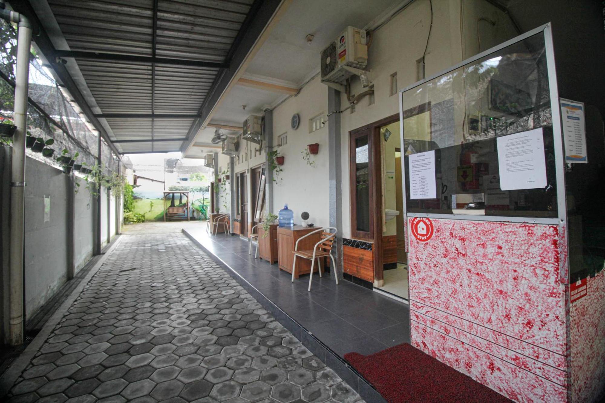 Super Oyo Capital O 2258 Santana Syariah Guest House Kartosuro Экстерьер фото