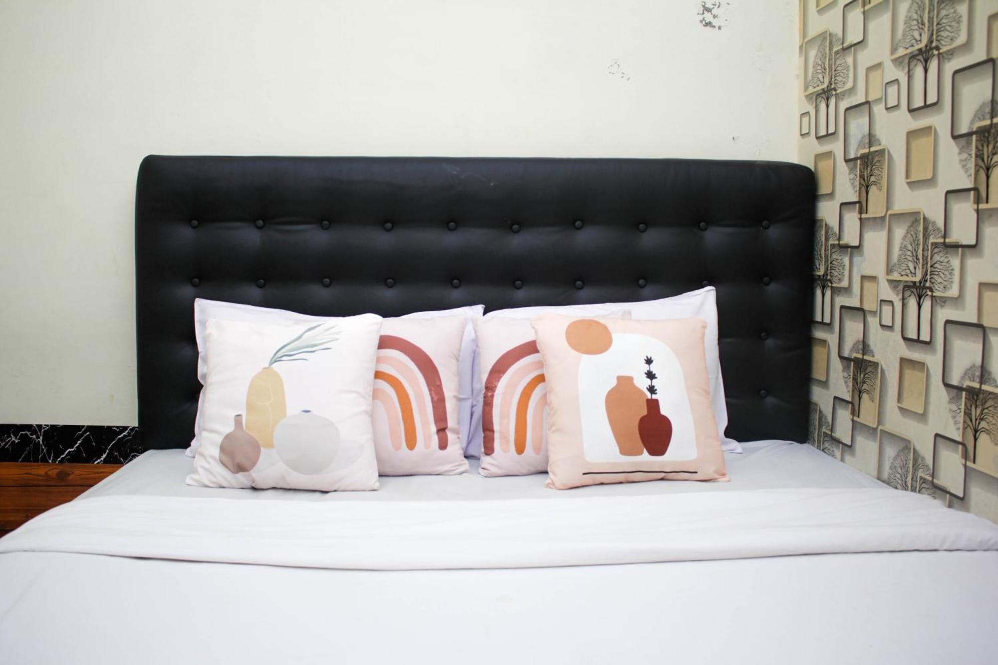 Super Oyo Capital O 2258 Santana Syariah Guest House Kartosuro Экстерьер фото